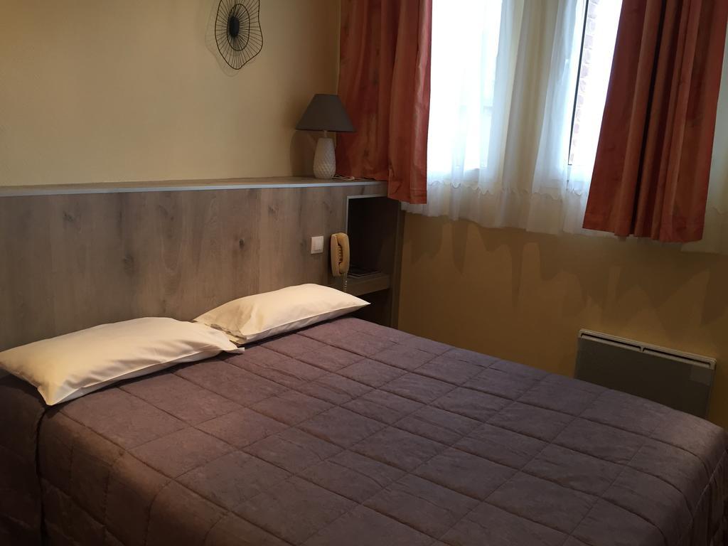 Hotel & Restaurant Le Cardinal Poix-de-Picardie Eksteriør billede