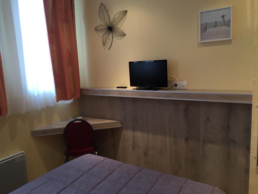 Hotel & Restaurant Le Cardinal Poix-de-Picardie Eksteriør billede