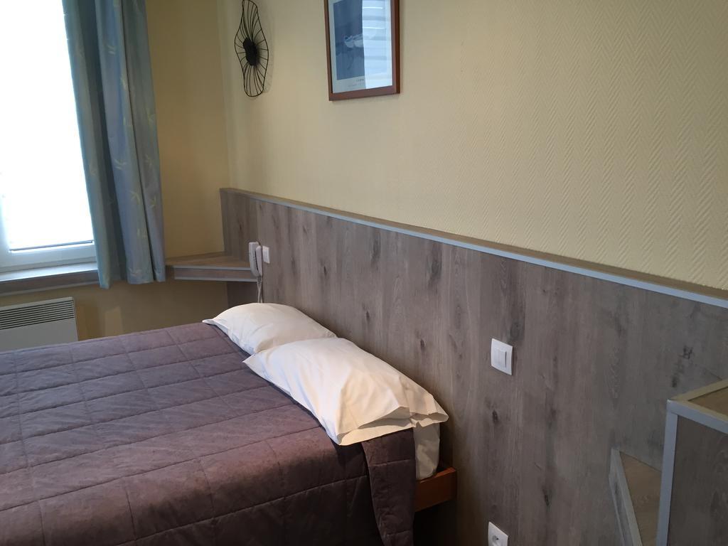 Hotel & Restaurant Le Cardinal Poix-de-Picardie Eksteriør billede