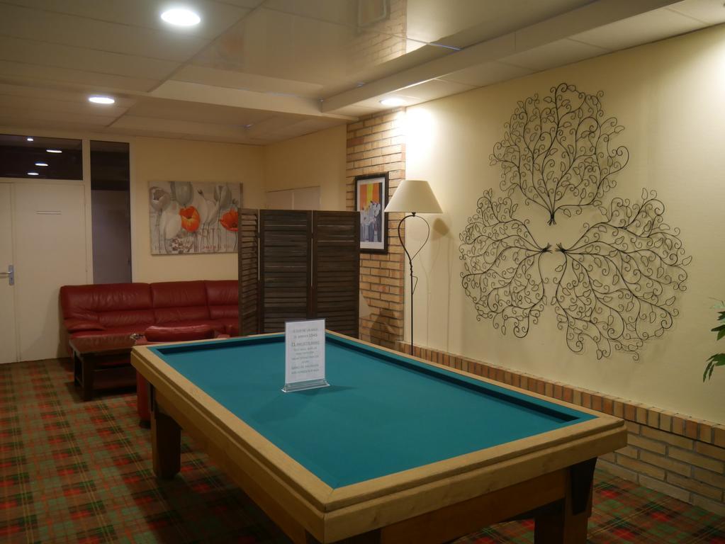 Hotel & Restaurant Le Cardinal Poix-de-Picardie Eksteriør billede