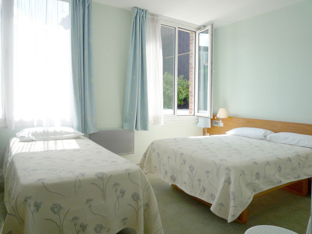 Hotel & Restaurant Le Cardinal Poix-de-Picardie Eksteriør billede